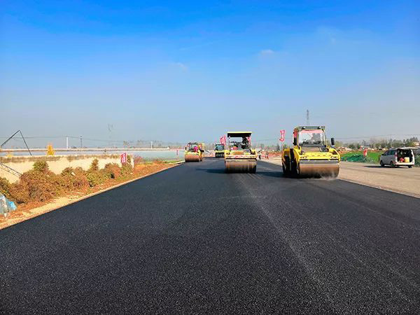 瀝青應(yīng)用場(chǎng)景展示圖