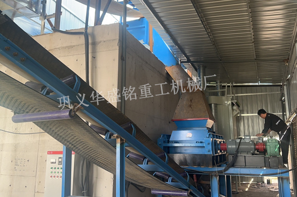 河南濮陽(yáng)瀝青銑刨料破碎線(xiàn)安裝現(xiàn)場(chǎng) 